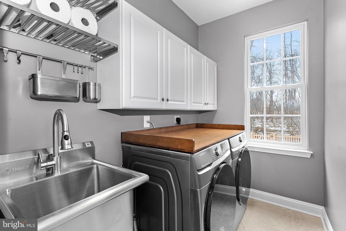 115 CEDARGROVE PL SW, LEESBURG, Virginia 20175, 4 Bedrooms Bedrooms, ,2 BathroomsBathrooms,Residential,For sale,115 CEDARGROVE PL SW,VALO2115472 MLS # VALO2115472