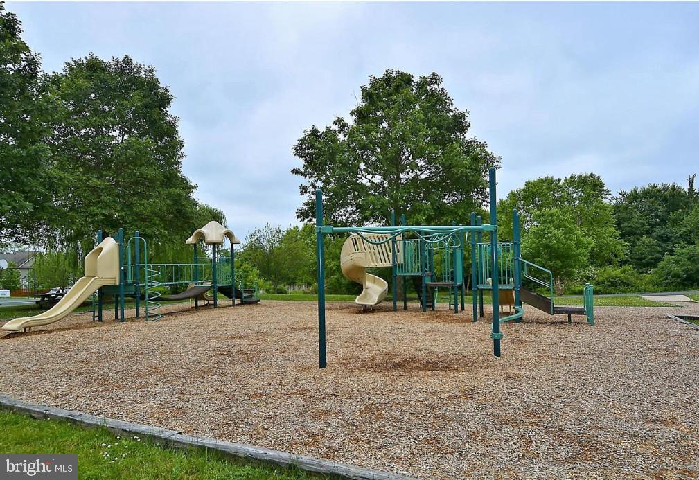 115 CEDARGROVE PL SW, LEESBURG, Virginia 20175, 4 Bedrooms Bedrooms, ,2 BathroomsBathrooms,Residential,For sale,115 CEDARGROVE PL SW,VALO2115472 MLS # VALO2115472