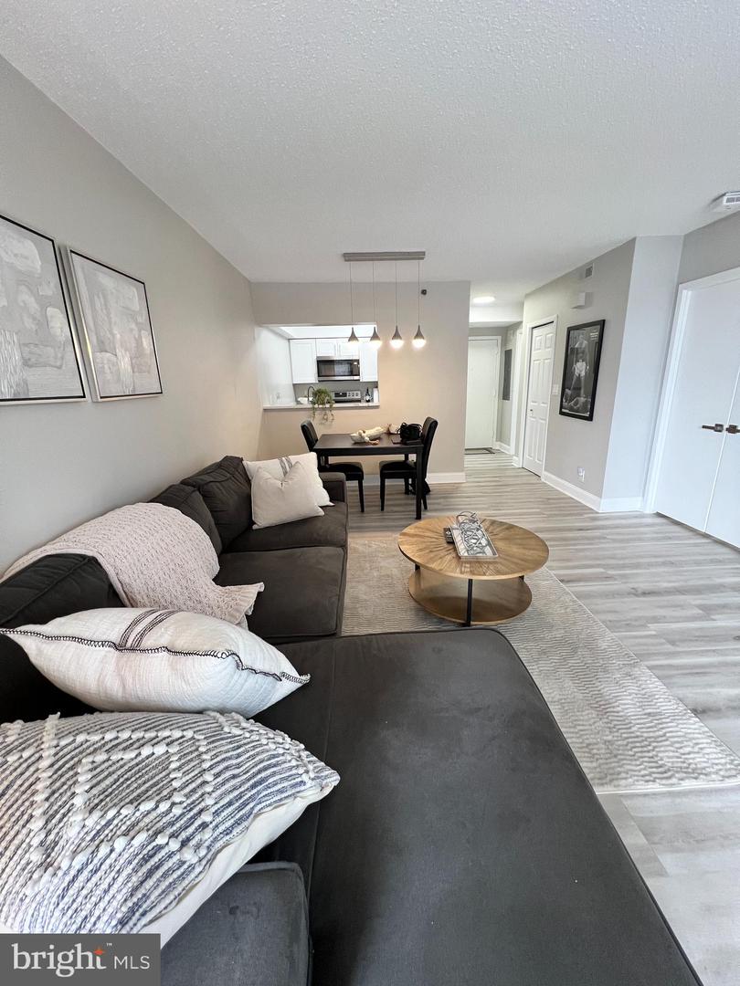 5505 SEMINARY RD #118N, FALLS CHURCH, Virginia 22041, 1 Bedroom Bedrooms, 4 Rooms Rooms,1 BathroomBathrooms,Residential,For sale,5505 SEMINARY RD #118N,VAFX2289786 MLS # VAFX2289786