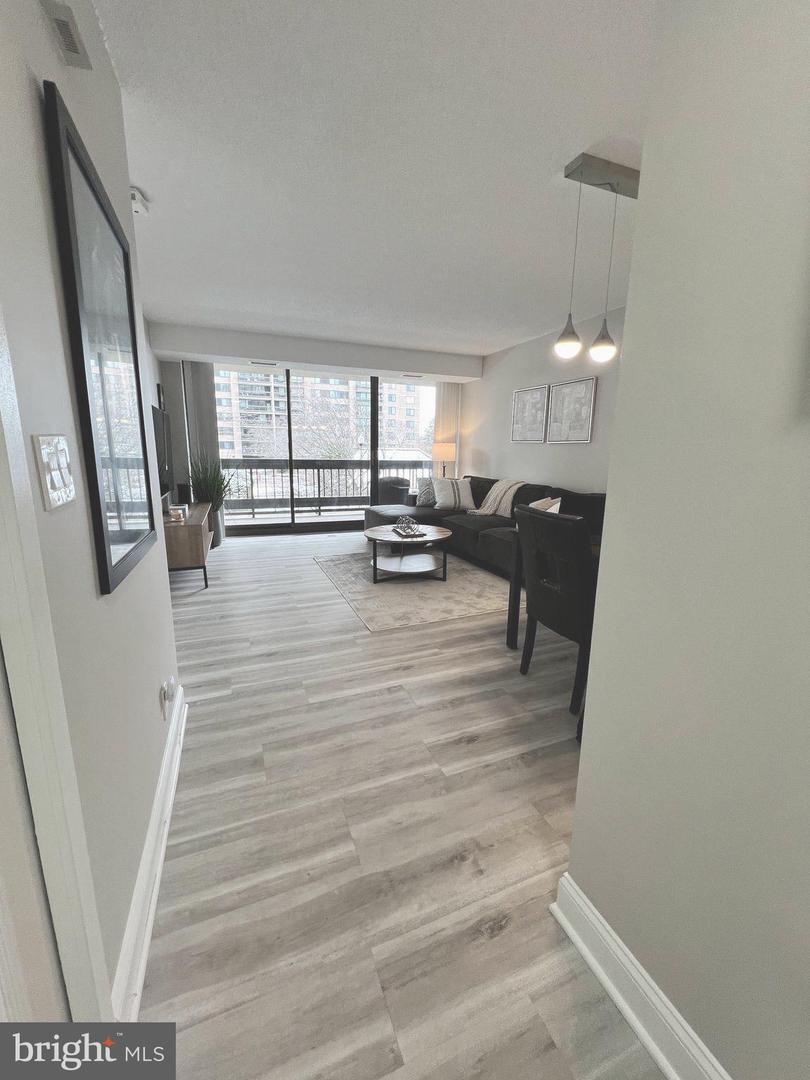 5505 SEMINARY RD #118N, FALLS CHURCH, Virginia 22041, 1 Bedroom Bedrooms, 4 Rooms Rooms,1 BathroomBathrooms,Residential,For sale,5505 SEMINARY RD #118N,VAFX2289786 MLS # VAFX2289786