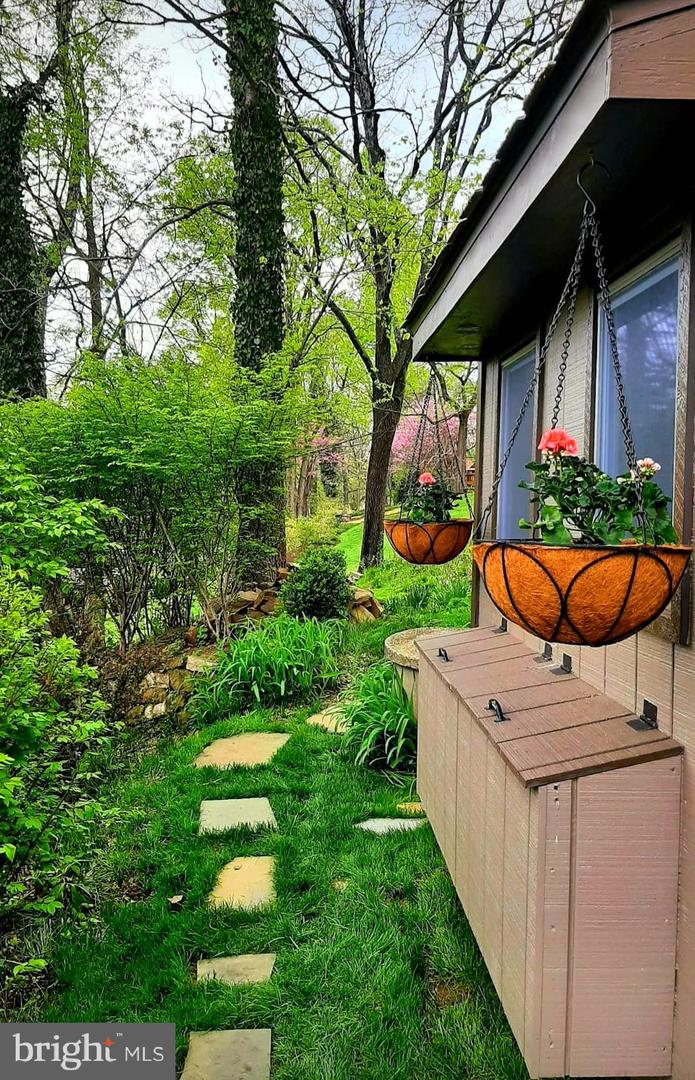 40162 MAIN ST, WATERFORD, Virginia 20197, 4 Bedrooms Bedrooms, ,3 BathroomsBathrooms,Residential,For sale,40162 MAIN ST,VALO2115492 MLS # VALO2115492