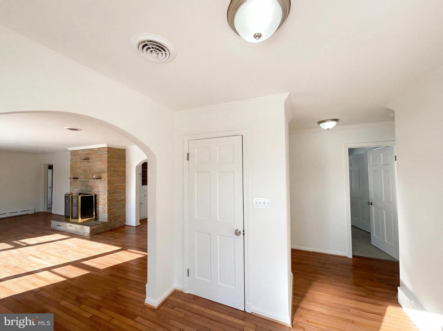 6048 OLD TELEGRAPH RD, ALEXANDRIA, Virginia 22310, 5 Bedrooms Bedrooms, ,3 BathroomsBathrooms,Residential,For sale,6048 OLD TELEGRAPH RD,VAFX2289850 MLS # VAFX2289850