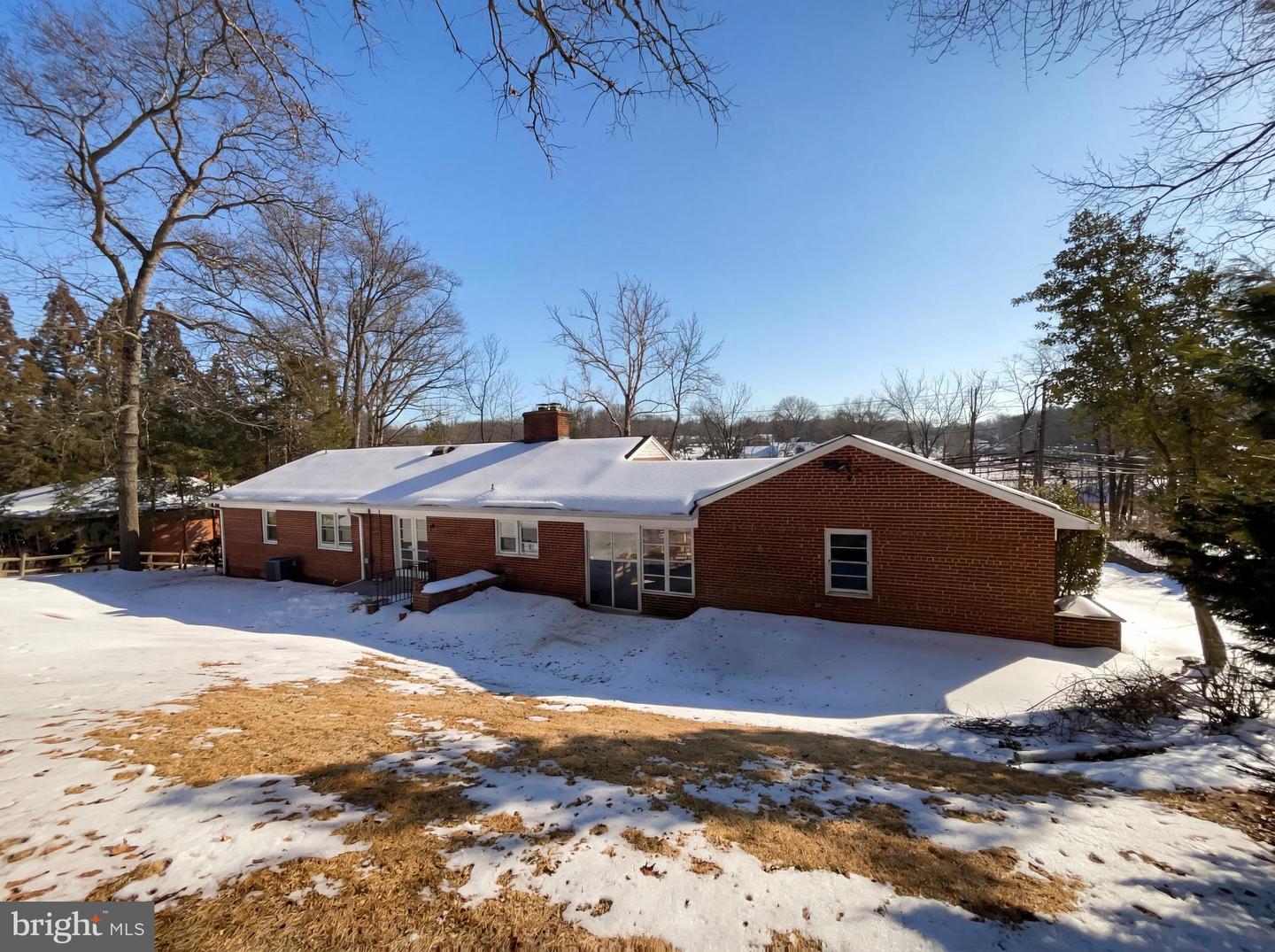 6048 OLD TELEGRAPH RD, ALEXANDRIA, Virginia 22310, 5 Bedrooms Bedrooms, ,3 BathroomsBathrooms,Residential,For sale,6048 OLD TELEGRAPH RD,VAFX2289850 MLS # VAFX2289850