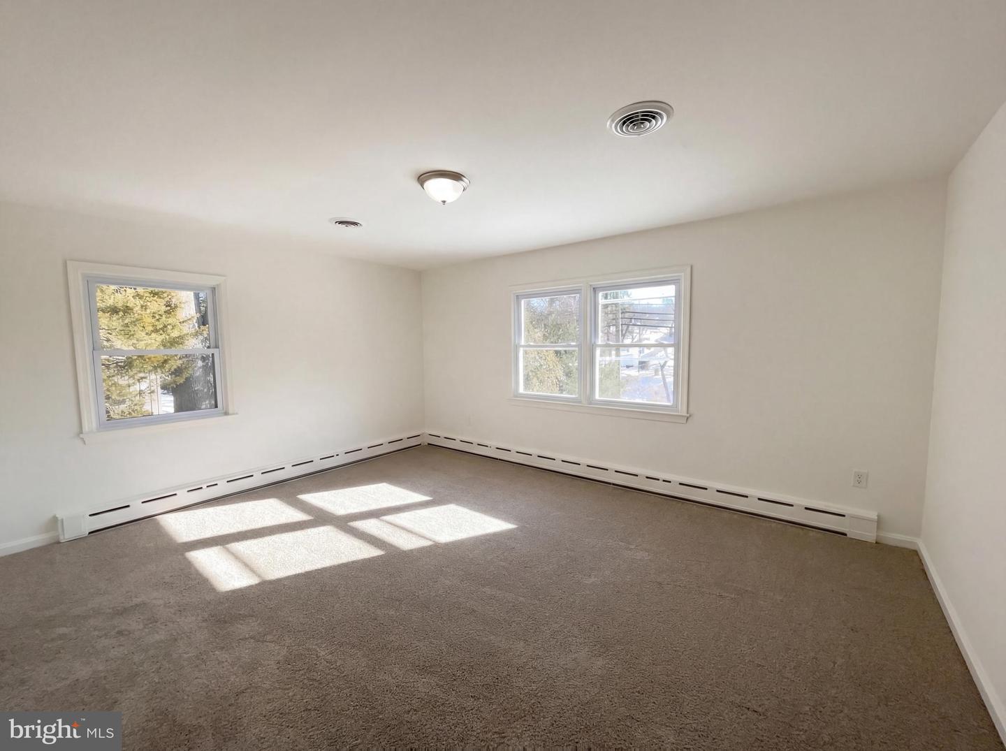 6048 OLD TELEGRAPH RD, ALEXANDRIA, Virginia 22310, 5 Bedrooms Bedrooms, ,3 BathroomsBathrooms,Residential,For sale,6048 OLD TELEGRAPH RD,VAFX2289850 MLS # VAFX2289850