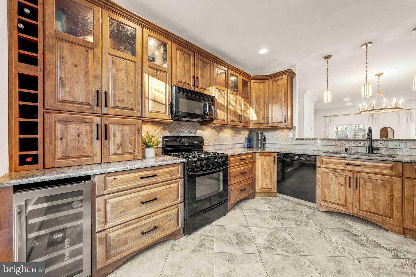 12027 EDGEMERE CIR, RESTON, Virginia 20190, 3 Bedrooms Bedrooms, 11 Rooms Rooms,2 BathroomsBathrooms,Residential,For sale,12027 EDGEMERE CIR,VAFX2289920 MLS # VAFX2289920