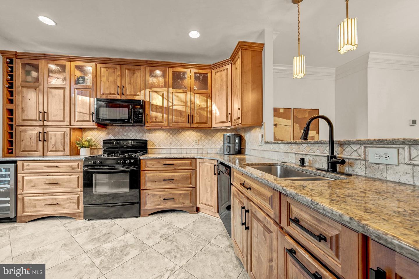 12027 EDGEMERE CIR, RESTON, Virginia 20190, 3 Bedrooms Bedrooms, 11 Rooms Rooms,2 BathroomsBathrooms,Residential,For sale,12027 EDGEMERE CIR,VAFX2289920 MLS # VAFX2289920