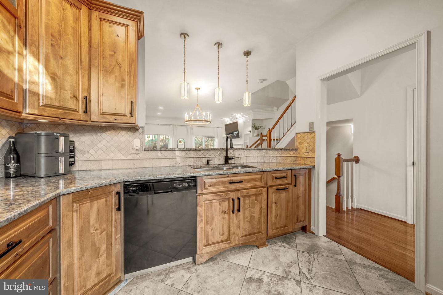 12027 EDGEMERE CIR, RESTON, Virginia 20190, 3 Bedrooms Bedrooms, 11 Rooms Rooms,2 BathroomsBathrooms,Residential,For sale,12027 EDGEMERE CIR,VAFX2289920 MLS # VAFX2289920