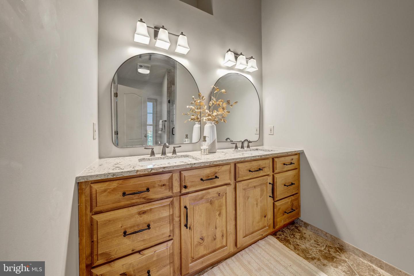 12027 EDGEMERE CIR, RESTON, Virginia 20190, 3 Bedrooms Bedrooms, 11 Rooms Rooms,2 BathroomsBathrooms,Residential,For sale,12027 EDGEMERE CIR,VAFX2289920 MLS # VAFX2289920