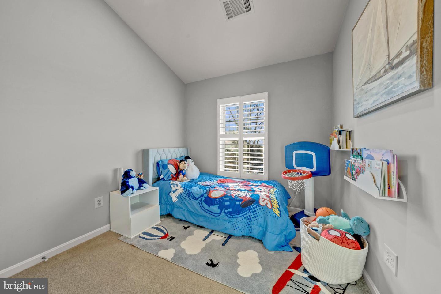 12027 EDGEMERE CIR, RESTON, Virginia 20190, 3 Bedrooms Bedrooms, 11 Rooms Rooms,2 BathroomsBathrooms,Residential,For sale,12027 EDGEMERE CIR,VAFX2289920 MLS # VAFX2289920