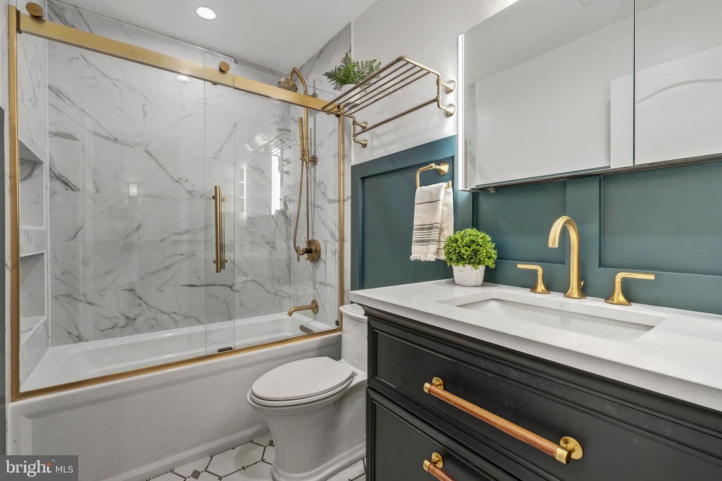 12027 EDGEMERE CIR, RESTON, Virginia 20190, 3 Bedrooms Bedrooms, 11 Rooms Rooms,2 BathroomsBathrooms,Residential,For sale,12027 EDGEMERE CIR,VAFX2289920 MLS # VAFX2289920