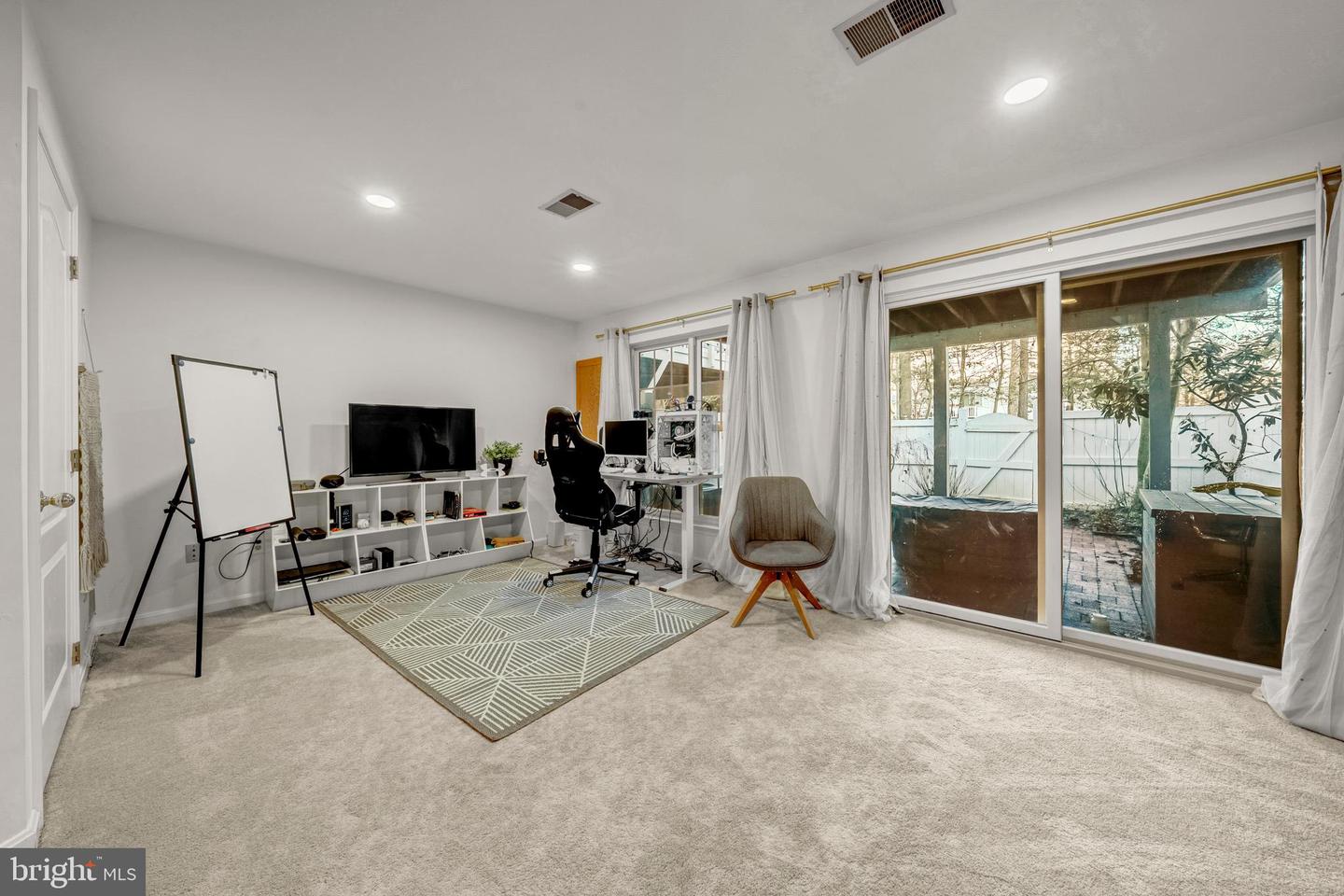 12027 EDGEMERE CIR, RESTON, Virginia 20190, 3 Bedrooms Bedrooms, 11 Rooms Rooms,2 BathroomsBathrooms,Residential,For sale,12027 EDGEMERE CIR,VAFX2289920 MLS # VAFX2289920