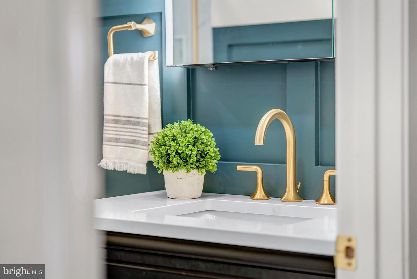 12027 EDGEMERE CIR, RESTON, Virginia 20190, 3 Bedrooms Bedrooms, 11 Rooms Rooms,2 BathroomsBathrooms,Residential,For sale,12027 EDGEMERE CIR,VAFX2289920 MLS # VAFX2289920 12027 EDGEMERE CIR, RESTON, Virginia 20190, 3 Bedrooms Bedrooms, 11 Rooms Rooms,2 BathroomsBathrooms,Residential,For sale,12027 EDGEMERE CIR,VAFX2289920 MLS # VAFX2289920