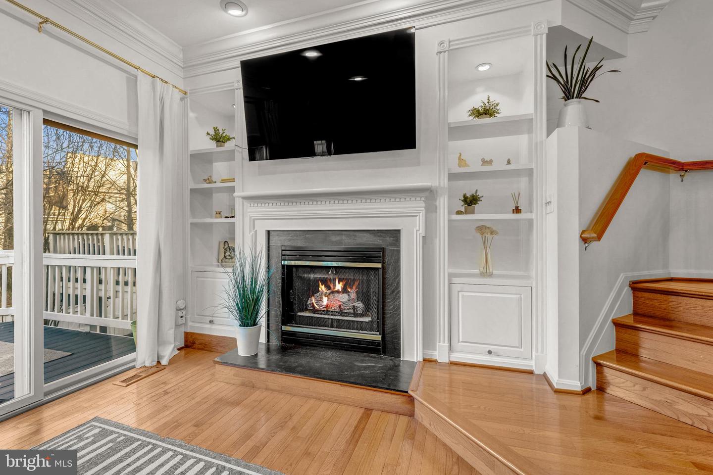 12027 EDGEMERE CIR, RESTON, Virginia 20190, 3 Bedrooms Bedrooms, 11 Rooms Rooms,2 BathroomsBathrooms,Residential,For sale,12027 EDGEMERE CIR,VAFX2289920 MLS # VAFX2289920