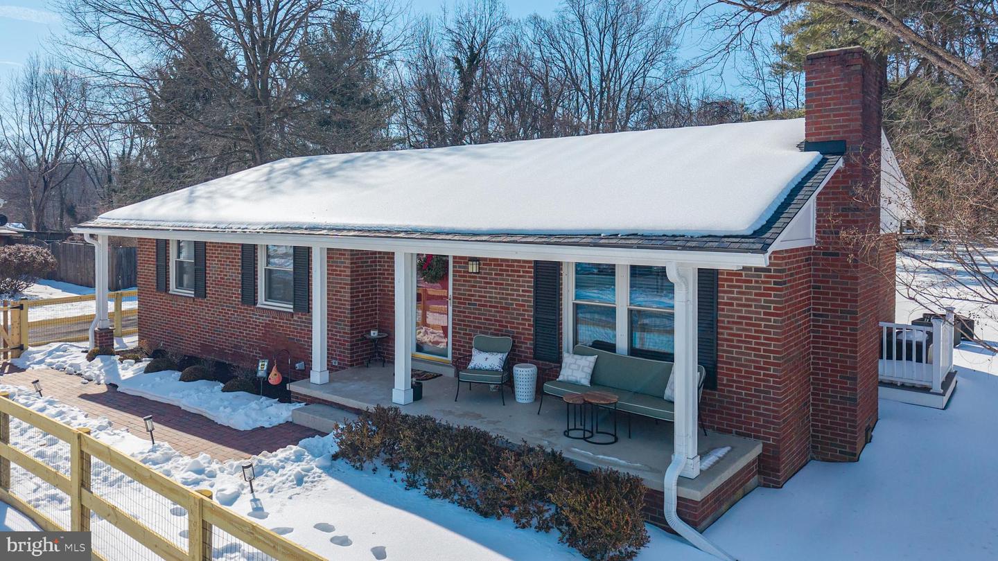 9 HONEYBEE AVE, ROUND HILL, Virginia 20141, 3 Bedrooms Bedrooms, 7 Rooms Rooms,2 BathroomsBathrooms,Residential,For sale,9 HONEYBEE AVE,VALO2115586 MLS # VALO2115586