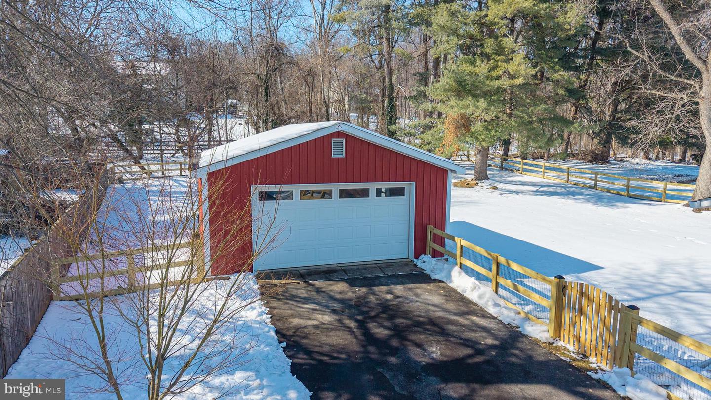 9 HONEYBEE AVE, ROUND HILL, Virginia 20141, 3 Bedrooms Bedrooms, 7 Rooms Rooms,2 BathroomsBathrooms,Residential,For sale,9 HONEYBEE AVE,VALO2115586 MLS # VALO2115586