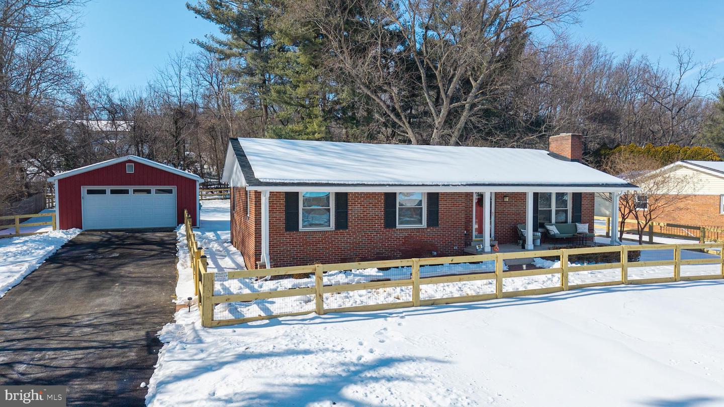 9 HONEYBEE AVE, ROUND HILL, Virginia 20141, 3 Bedrooms Bedrooms, 7 Rooms Rooms,2 BathroomsBathrooms,Residential,For sale,9 HONEYBEE AVE,VALO2115586 MLS # VALO2115586