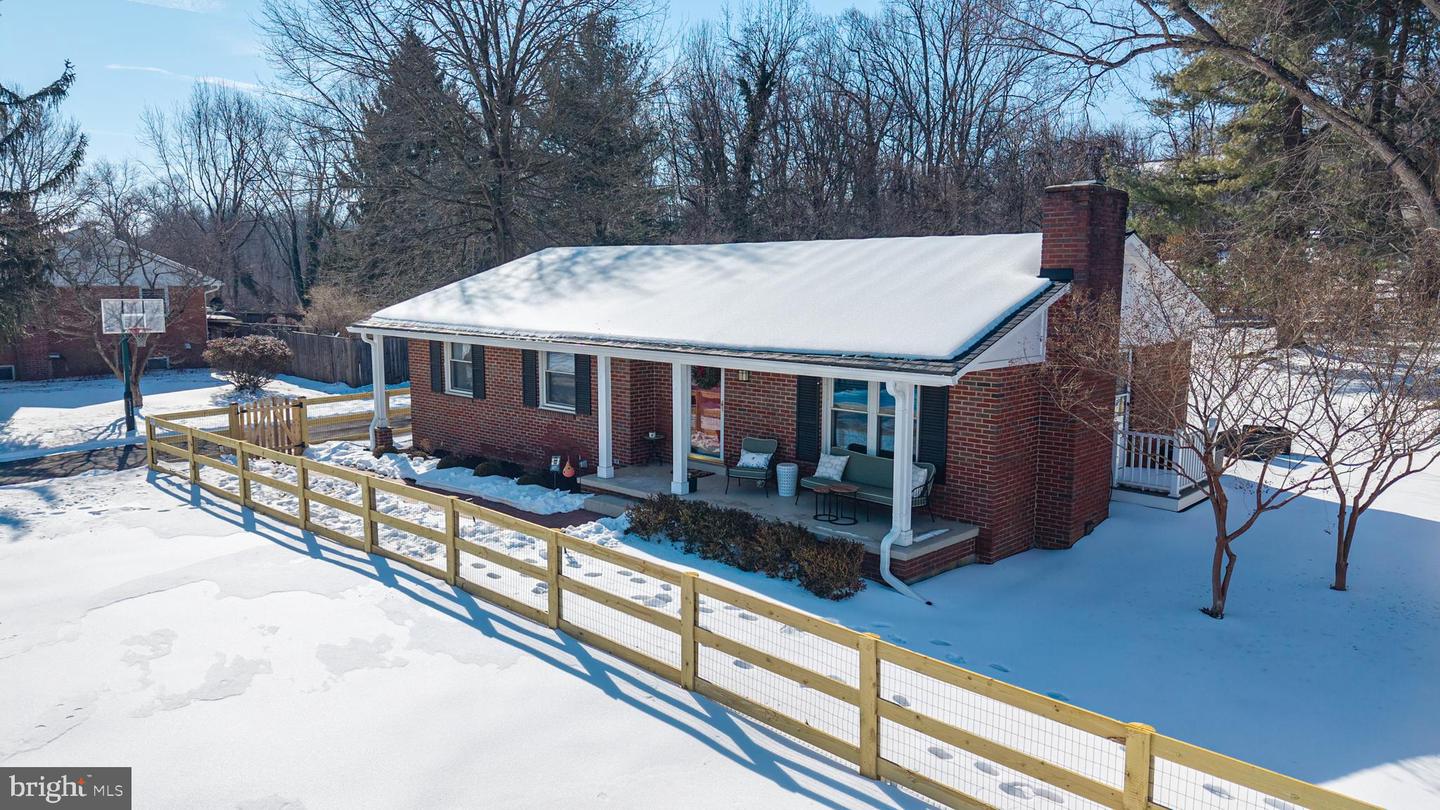 9 HONEYBEE AVE, ROUND HILL, Virginia 20141, 3 Bedrooms Bedrooms, 7 Rooms Rooms,2 BathroomsBathrooms,Residential,For sale,9 HONEYBEE AVE,VALO2115586 MLS # VALO2115586