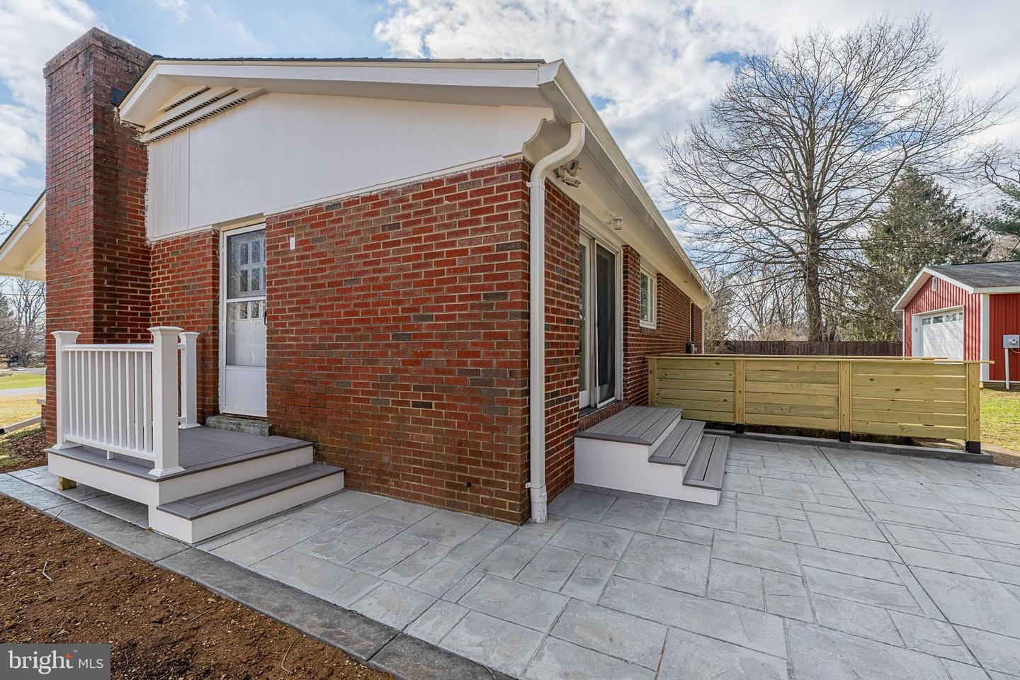 9 HONEYBEE AVE, ROUND HILL, Virginia 20141, 3 Bedrooms Bedrooms, 7 Rooms Rooms,2 BathroomsBathrooms,Residential,For sale,9 HONEYBEE AVE,VALO2115586 MLS # VALO2115586