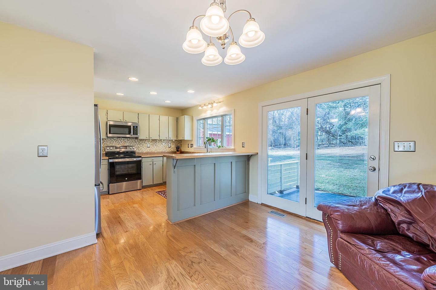 9 HONEYBEE AVE, ROUND HILL, Virginia 20141, 3 Bedrooms Bedrooms, 7 Rooms Rooms,2 BathroomsBathrooms,Residential,For sale,9 HONEYBEE AVE,VALO2115586 MLS # VALO2115586