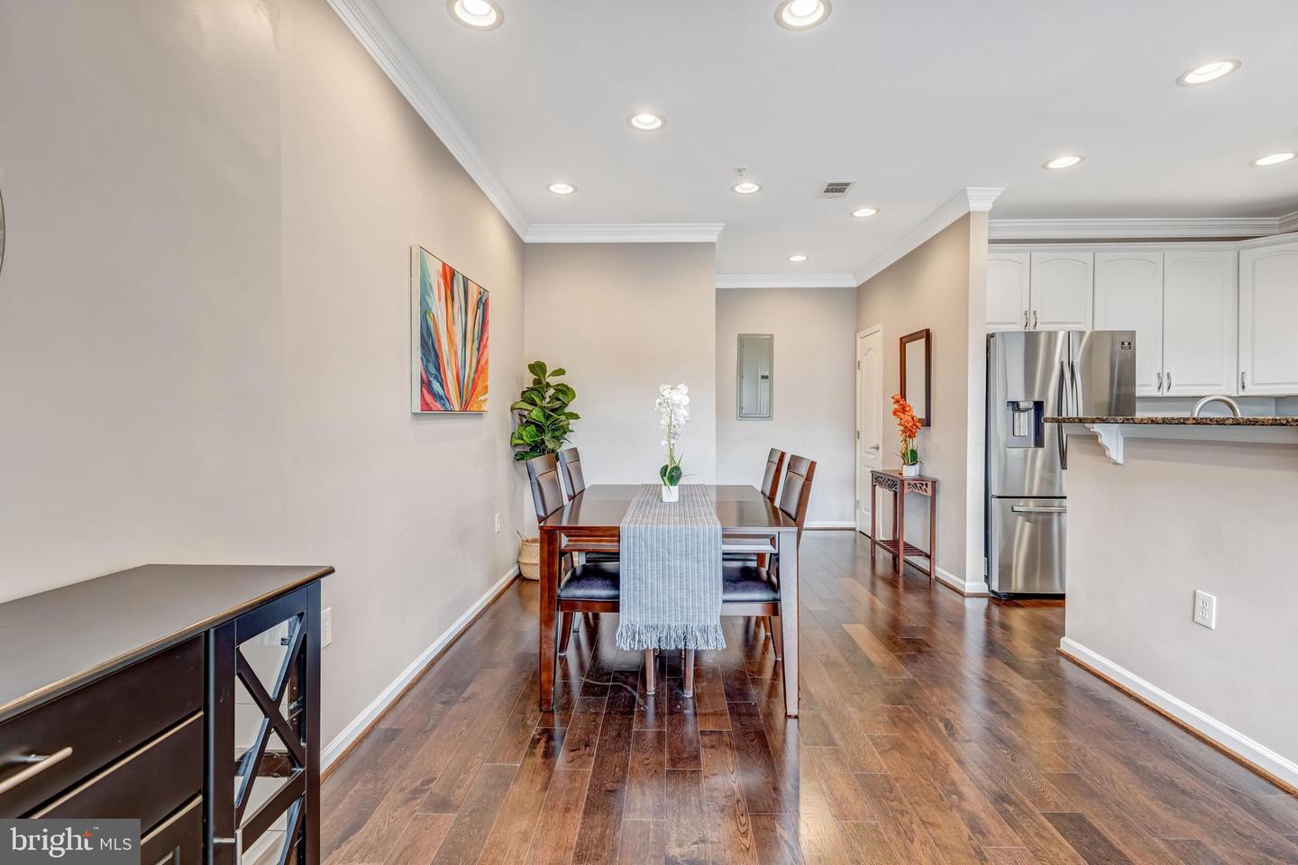 9000 LORTON STATION BLVD #216, LORTON, Virginia 22079, 2 Bedrooms Bedrooms, ,2 BathroomsBathrooms,Residential,For sale,9000 LORTON STATION BLVD #216,VAFX2290130 MLS # VAFX2290130