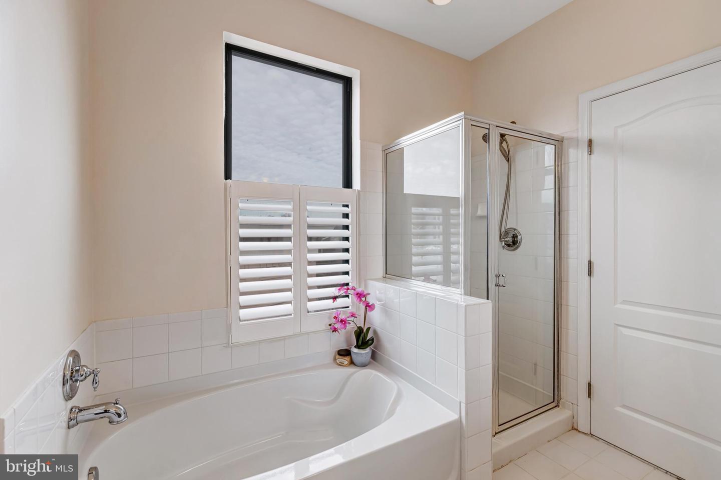 9000 LORTON STATION BLVD #216, LORTON, Virginia 22079, 2 Bedrooms Bedrooms, ,2 BathroomsBathrooms,Residential,For sale,9000 LORTON STATION BLVD #216,VAFX2290130 MLS # VAFX2290130