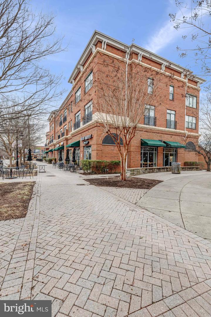 9000 LORTON STATION BLVD #216, LORTON, Virginia 22079, 2 Bedrooms Bedrooms, ,2 BathroomsBathrooms,Residential,For sale,9000 LORTON STATION BLVD #216,VAFX2290130 MLS # VAFX2290130