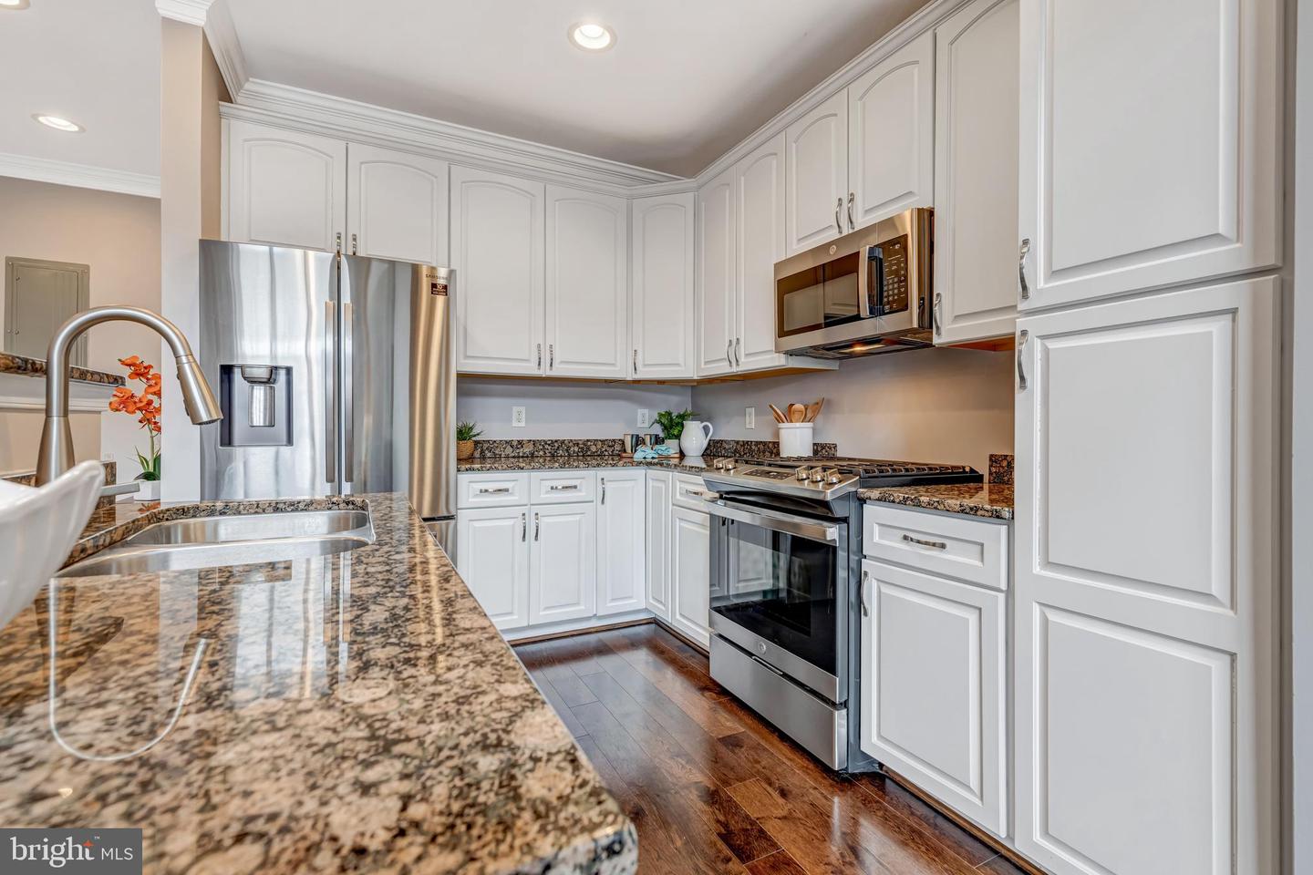 9000 LORTON STATION BLVD #216, LORTON, Virginia 22079, 2 Bedrooms Bedrooms, ,2 BathroomsBathrooms,Residential,For sale,9000 LORTON STATION BLVD #216,VAFX2290130 MLS # VAFX2290130