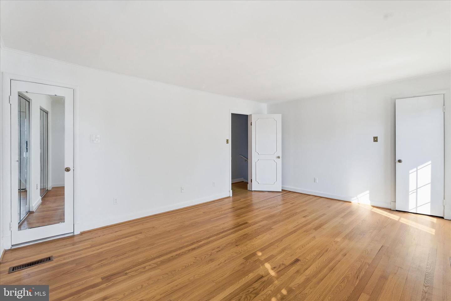 3119 14TH ST S, ARLINGTON, Virginia 22204, 3 Bedrooms Bedrooms, ,2 BathroomsBathrooms,Residential,For sale,3119 14TH ST S,VAAR2068726 MLS # VAAR2068726