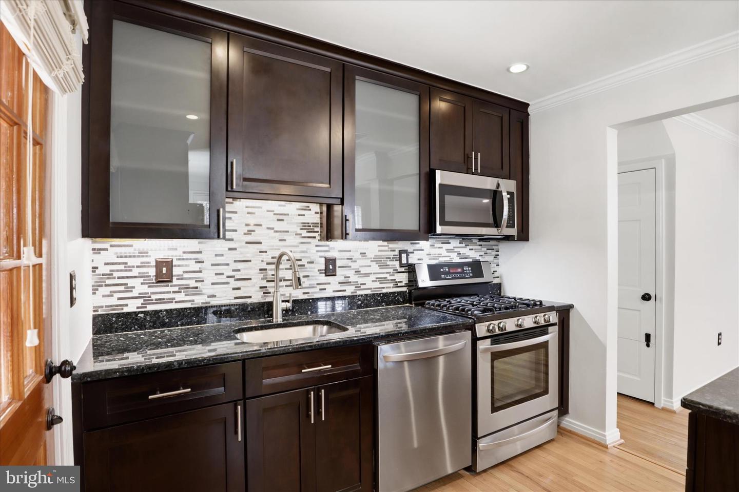 2406 S DINWIDDIE ST, ARLINGTON, Virginia 22206, 4 Bedrooms Bedrooms, ,2 BathroomsBathrooms,Residential,For sale,2406 S DINWIDDIE ST,VAAR2068748 MLS # VAAR2068748