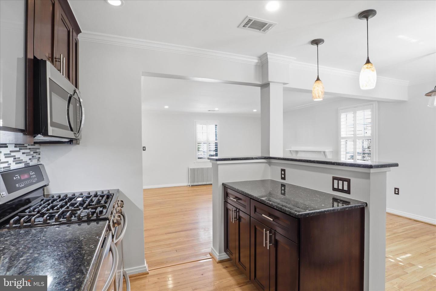 2406 S DINWIDDIE ST, ARLINGTON, Virginia 22206, 4 Bedrooms Bedrooms, ,2 BathroomsBathrooms,Residential,For sale,2406 S DINWIDDIE ST,VAAR2068748 MLS # VAAR2068748