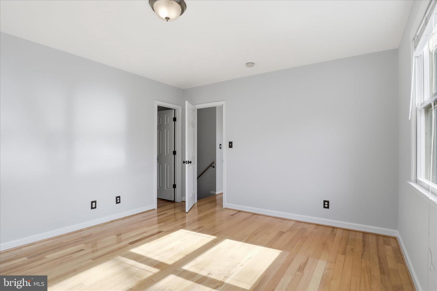 2406 S DINWIDDIE ST, ARLINGTON, Virginia 22206, 4 Bedrooms Bedrooms, ,2 BathroomsBathrooms,Residential,For sale,2406 S DINWIDDIE ST,VAAR2068748 MLS # VAAR2068748