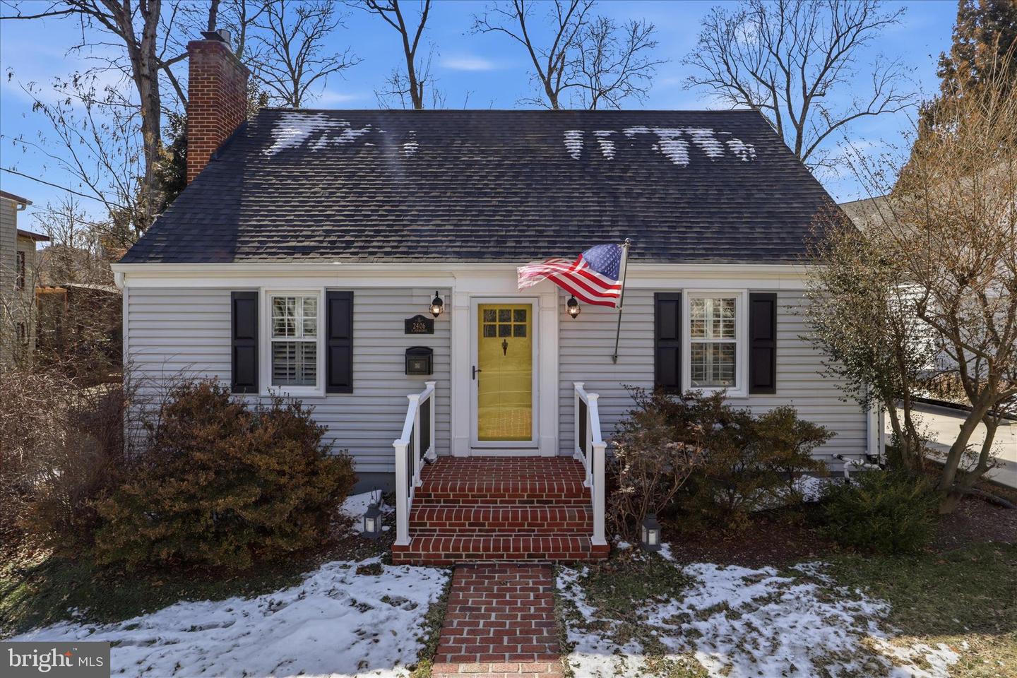 2406 S DINWIDDIE ST, ARLINGTON, Virginia 22206, 4 Bedrooms Bedrooms, ,2 BathroomsBathrooms,Residential,For sale,2406 S DINWIDDIE ST,VAAR2068748 MLS # VAAR2068748