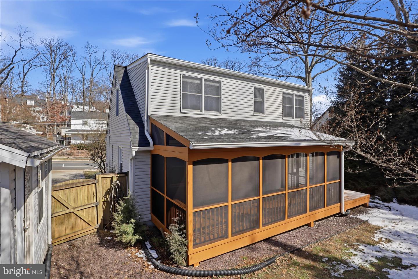 2406 S DINWIDDIE ST, ARLINGTON, Virginia 22206, 4 Bedrooms Bedrooms, ,2 BathroomsBathrooms,Residential,For sale,2406 S DINWIDDIE ST,VAAR2068748 MLS # VAAR2068748