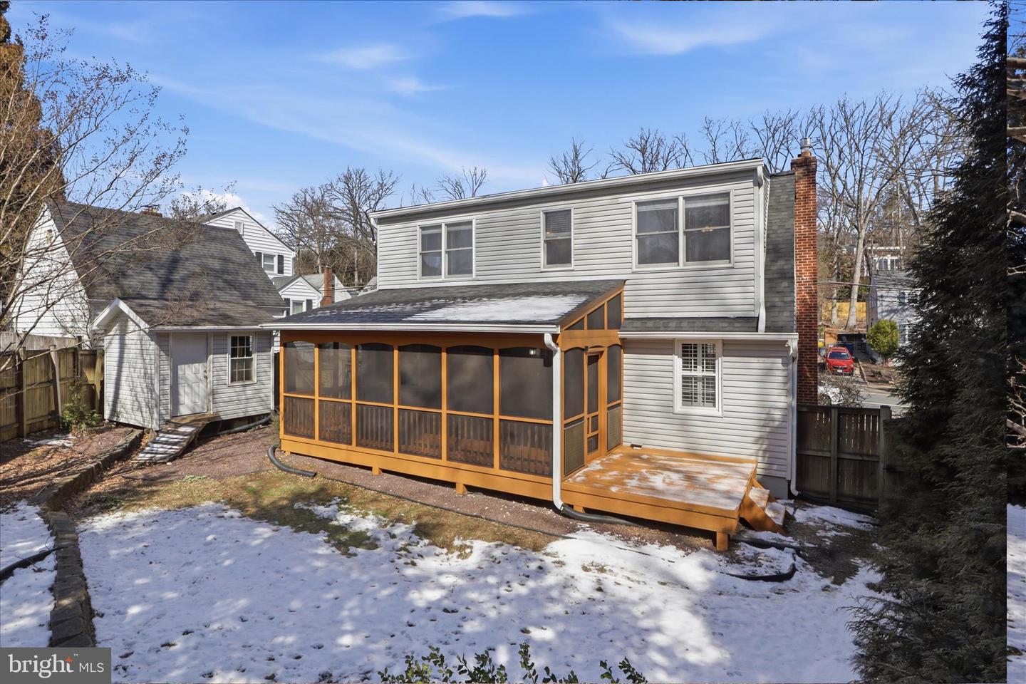 2406 S DINWIDDIE ST, ARLINGTON, Virginia 22206, 4 Bedrooms Bedrooms, ,2 BathroomsBathrooms,Residential,For sale,2406 S DINWIDDIE ST,VAAR2068748 MLS # VAAR2068748