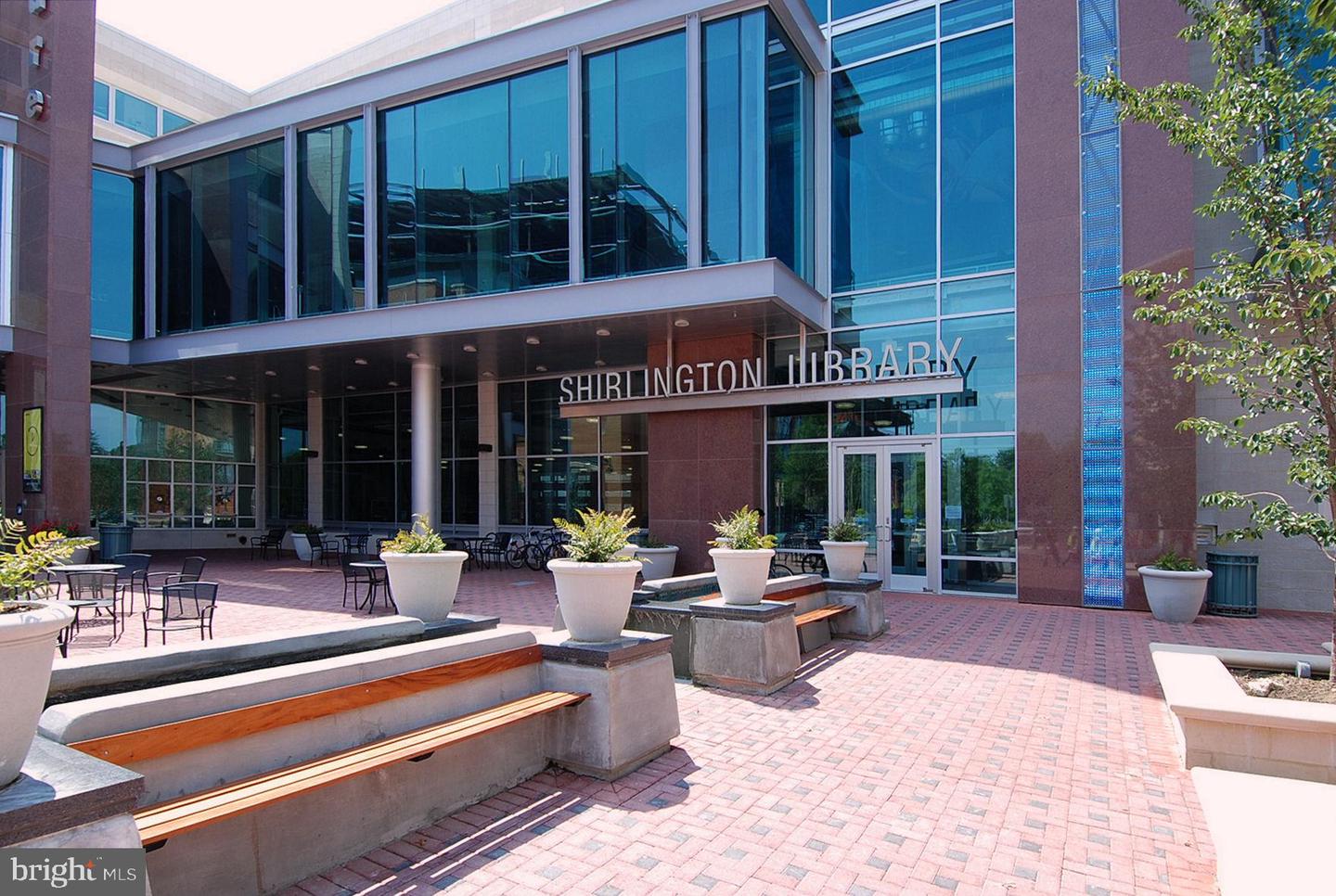 2406 S DINWIDDIE ST, ARLINGTON, Virginia 22206, 4 Bedrooms Bedrooms, ,2 BathroomsBathrooms,Residential,For sale,2406 S DINWIDDIE ST,VAAR2068748 MLS # VAAR2068748