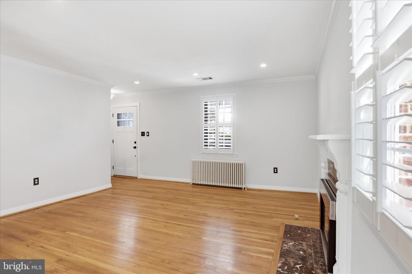 2406 S DINWIDDIE ST, ARLINGTON, Virginia 22206, 4 Bedrooms Bedrooms, ,2 BathroomsBathrooms,Residential,For sale,2406 S DINWIDDIE ST,VAAR2068748 MLS # VAAR2068748