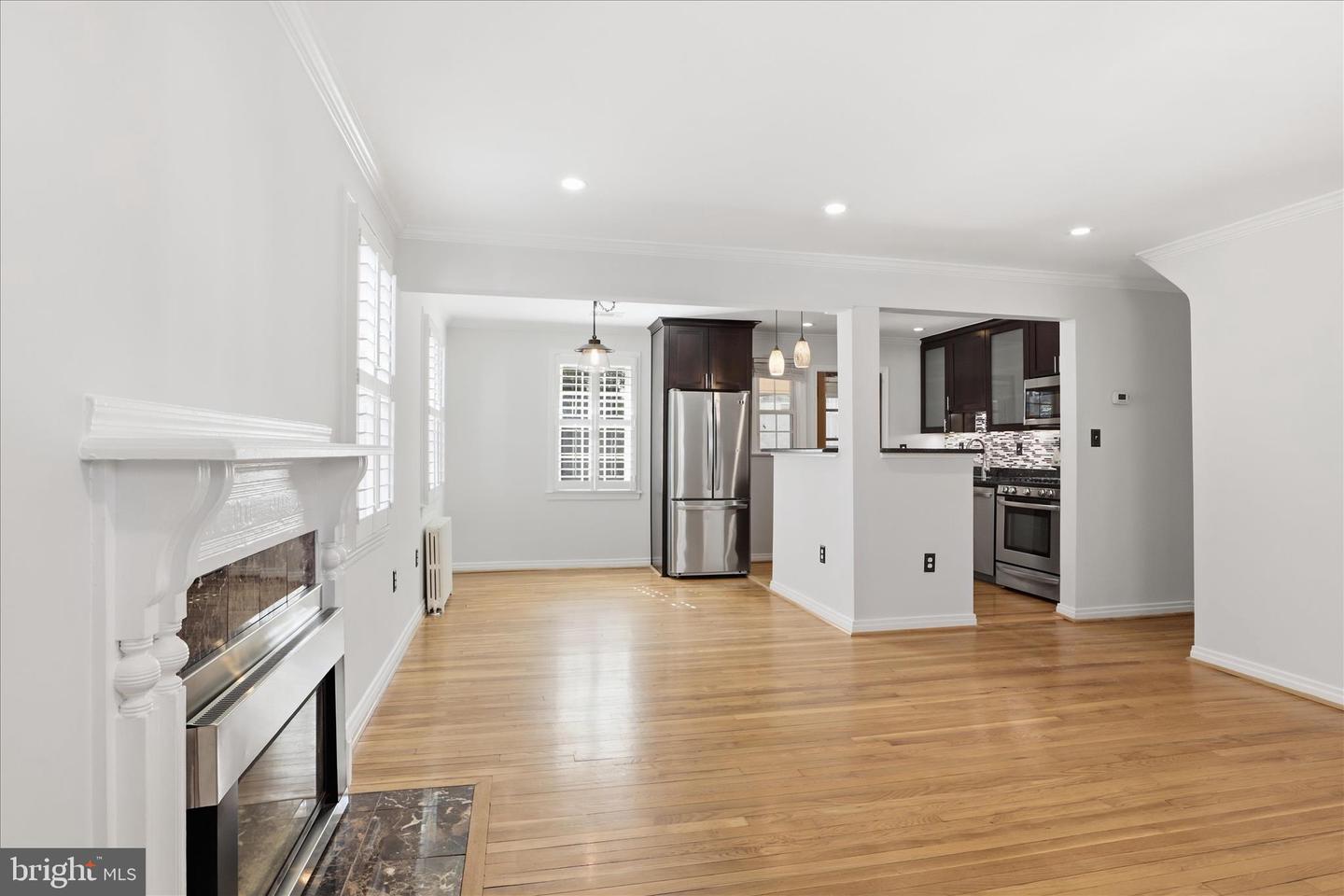 2406 S DINWIDDIE ST, ARLINGTON, Virginia 22206, 4 Bedrooms Bedrooms, ,2 BathroomsBathrooms,Residential,For sale,2406 S DINWIDDIE ST,VAAR2068748 MLS # VAAR2068748