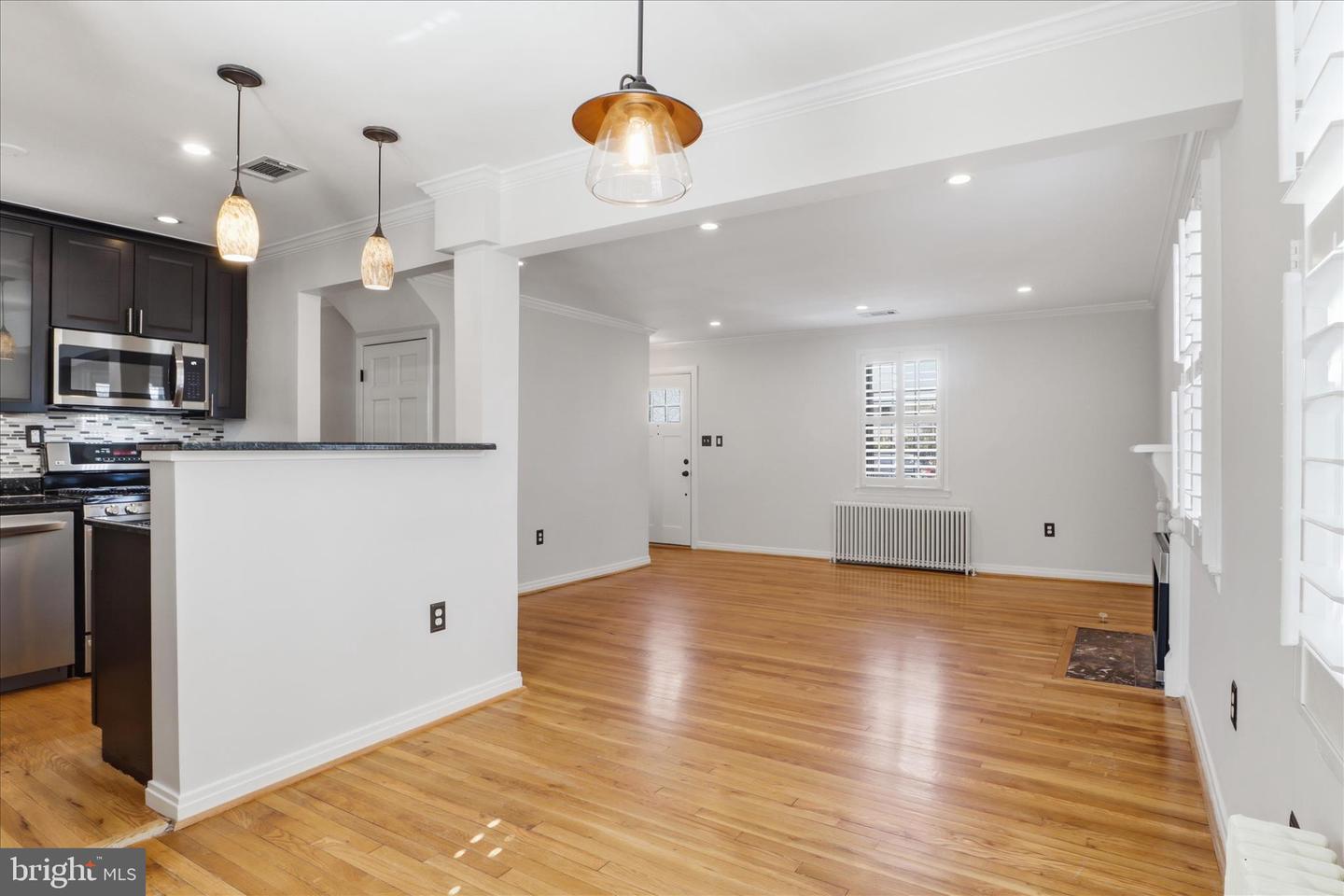 2406 S DINWIDDIE ST, ARLINGTON, Virginia 22206, 4 Bedrooms Bedrooms, ,2 BathroomsBathrooms,Residential,For sale,2406 S DINWIDDIE ST,VAAR2068748 MLS # VAAR2068748