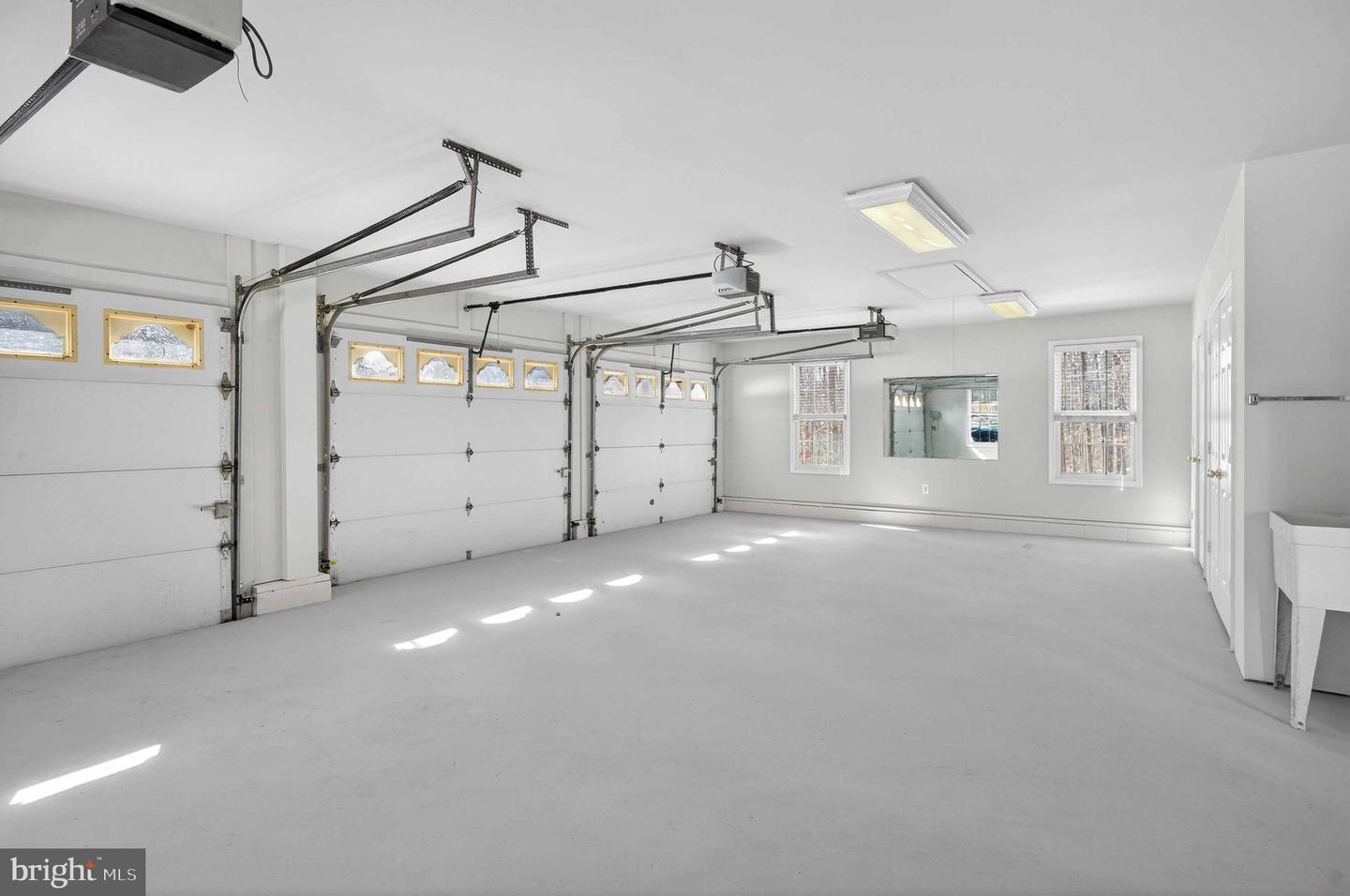 6220 WINSLOW CT, FAIRFAX STATION, Virginia 22039, 4 Bedrooms Bedrooms, 21 Rooms Rooms,3 BathroomsBathrooms,Residential,For sale,6220 WINSLOW CT,VAFX2290414 MLS # VAFX2290414