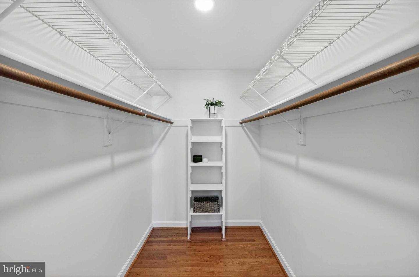 6220 WINSLOW CT, FAIRFAX STATION, Virginia 22039, 4 Bedrooms Bedrooms, 21 Rooms Rooms,3 BathroomsBathrooms,Residential,For sale,6220 WINSLOW CT,VAFX2290414 MLS # VAFX2290414