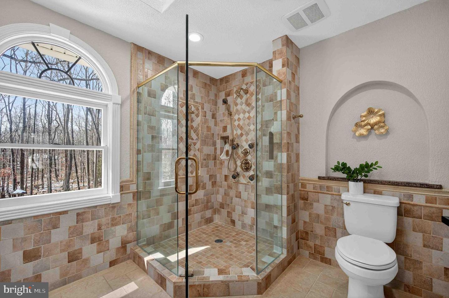 6220 WINSLOW CT, FAIRFAX STATION, Virginia 22039, 4 Bedrooms Bedrooms, 21 Rooms Rooms,3 BathroomsBathrooms,Residential,For sale,6220 WINSLOW CT,VAFX2290414 MLS # VAFX2290414