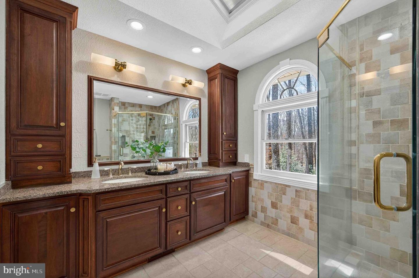 6220 WINSLOW CT, FAIRFAX STATION, Virginia 22039, 4 Bedrooms Bedrooms, 21 Rooms Rooms,3 BathroomsBathrooms,Residential,For sale,6220 WINSLOW CT,VAFX2290414 MLS # VAFX2290414