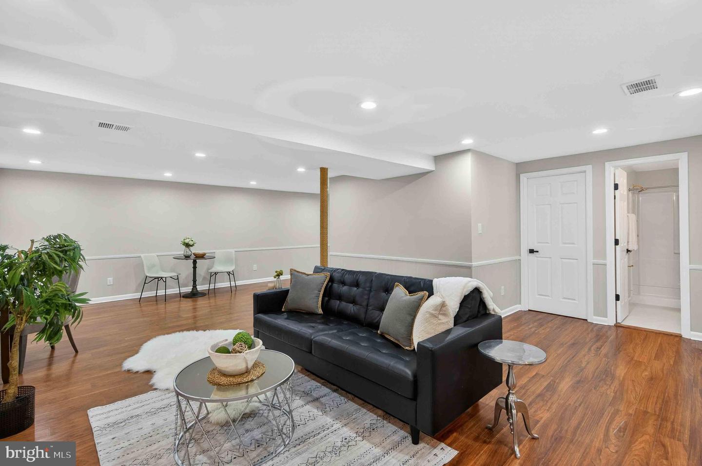 6220 WINSLOW CT, FAIRFAX STATION, Virginia 22039, 4 Bedrooms Bedrooms, 21 Rooms Rooms,3 BathroomsBathrooms,Residential,For sale,6220 WINSLOW CT,VAFX2290414 MLS # VAFX2290414