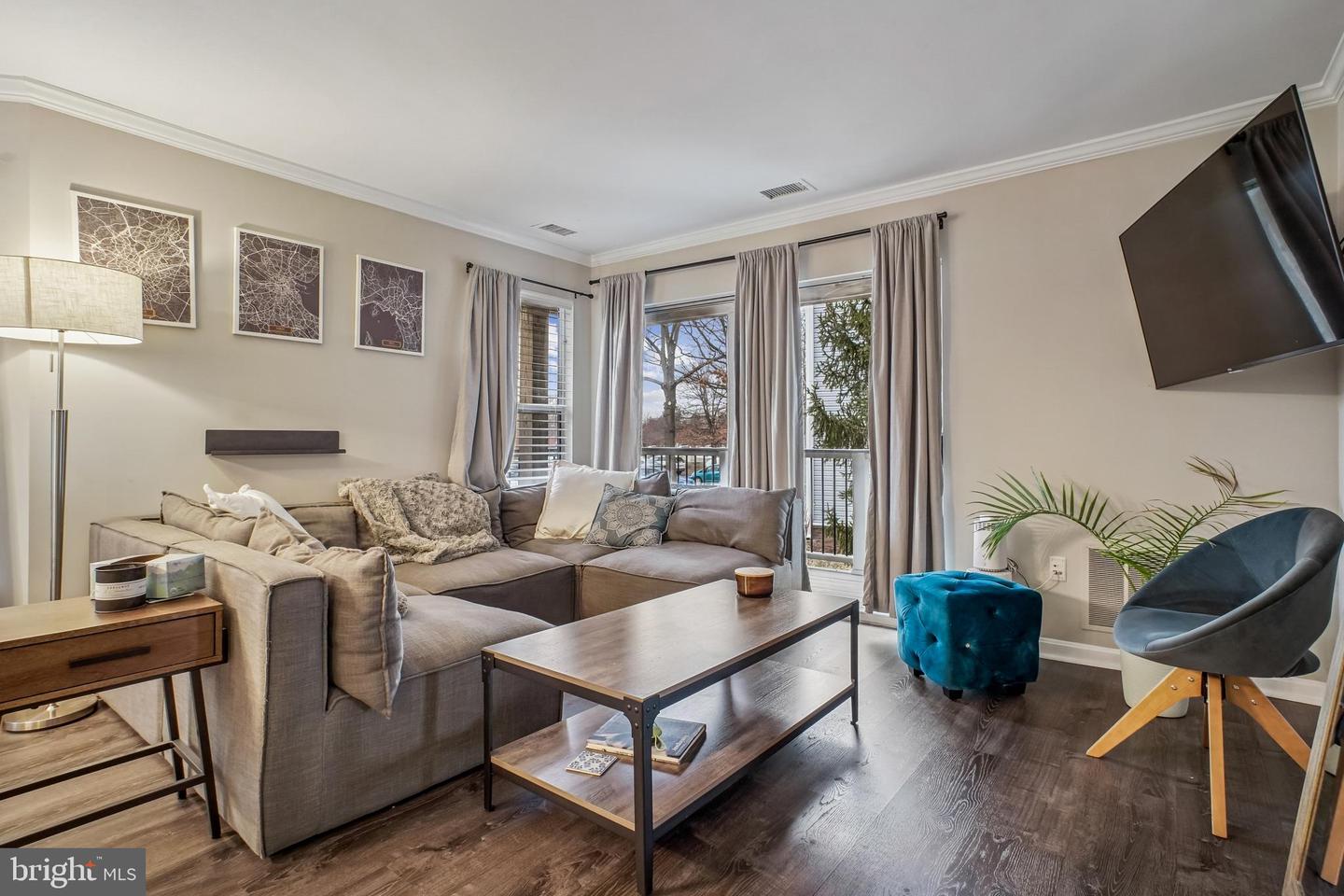 20585 SNOWSHOE SQ #201, ASHBURN, Virginia 20147, 2 Bedrooms Bedrooms, ,2 BathroomsBathrooms,Residential,For sale,20585 SNOWSHOE SQ #201,VALO2115742 MLS # VALO2115742 20585 SNOWSHOE SQ #201, ASHBURN, Virginia 20147, 2 Bedrooms Bedrooms, ,2 BathroomsBathrooms,Residential,For sale,20585 SNOWSHOE SQ #201,VALO2115742 MLS # VALO2115742