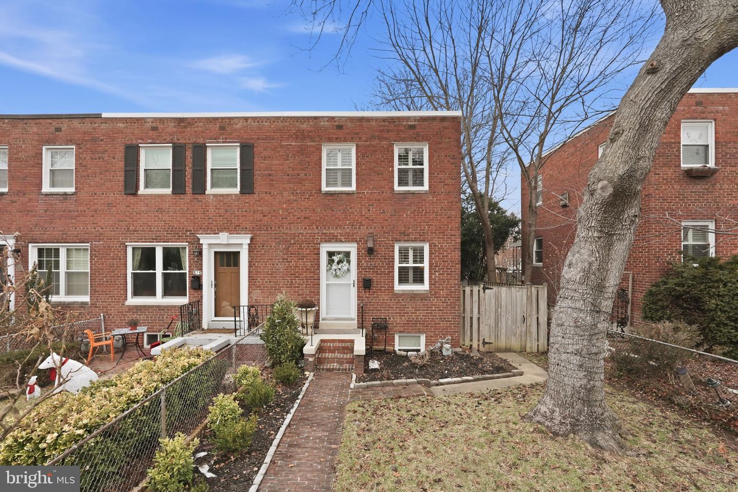 613 S HENRY ST, ALEXANDRIA, Virginia 22314, 2 Bedrooms Bedrooms, ,2 BathroomsBathrooms,Residential,For sale,613 S HENRY ST,VAAX2054072 MLS # VAAX2054072 613 S HENRY ST, ALEXANDRIA, Virginia 22314, 2 Bedrooms Bedrooms, ,2 BathroomsBathrooms,Residential,For sale,613 S HENRY ST,VAAX2054072 MLS # VAAX2054072