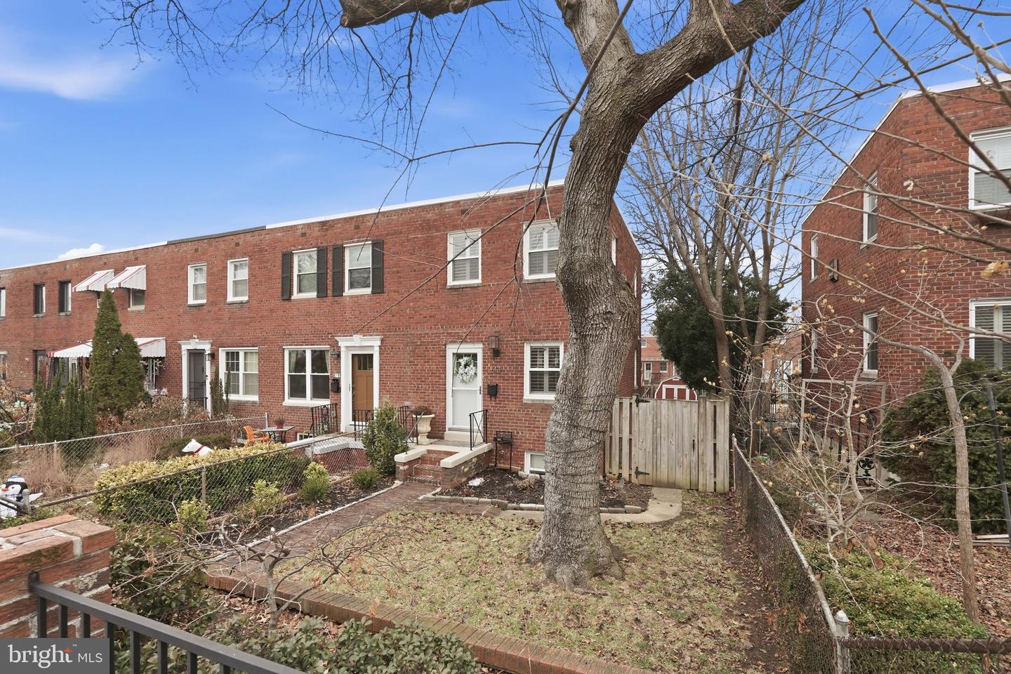 613 S HENRY ST, ALEXANDRIA, Virginia 22314, 2 Bedrooms Bedrooms, ,2 BathroomsBathrooms,Residential,For sale,613 S HENRY ST,VAAX2054072 MLS # VAAX2054072 613 S HENRY ST, ALEXANDRIA, Virginia 22314, 2 Bedrooms Bedrooms, ,2 BathroomsBathrooms,Residential,For sale,613 S HENRY ST,VAAX2054072 MLS # VAAX2054072