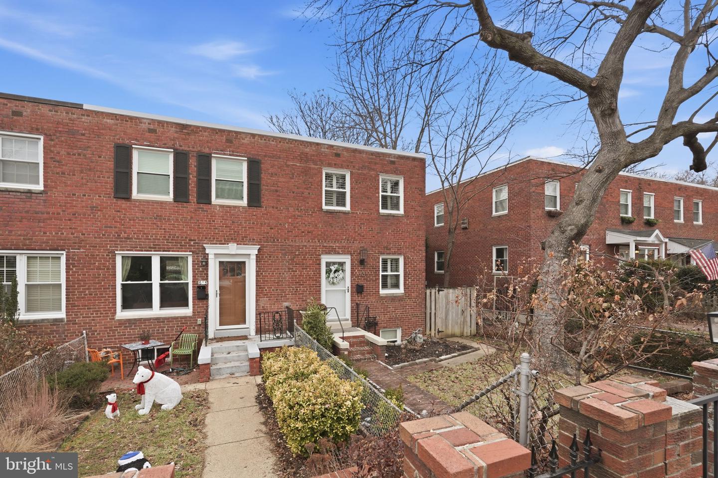 613 S HENRY ST, ALEXANDRIA, Virginia 22314, 2 Bedrooms Bedrooms, ,2 BathroomsBathrooms,Residential,For sale,613 S HENRY ST,VAAX2054072 MLS # VAAX2054072 613 S HENRY ST, ALEXANDRIA, Virginia 22314, 2 Bedrooms Bedrooms, ,2 BathroomsBathrooms,Residential,For sale,613 S HENRY ST,VAAX2054072 MLS # VAAX2054072