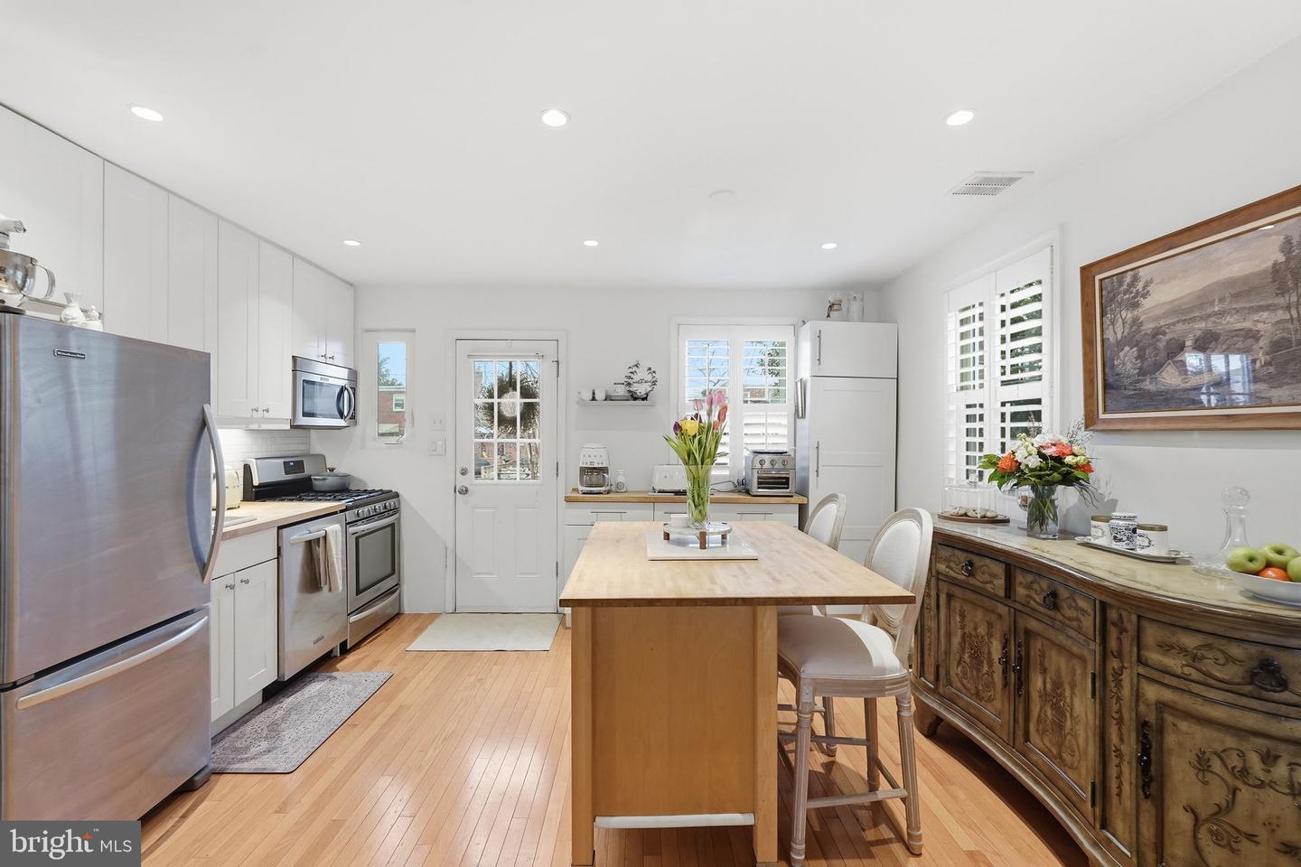 613 S HENRY ST, ALEXANDRIA, Virginia 22314, 2 Bedrooms Bedrooms, ,2 BathroomsBathrooms,Residential,For sale,613 S HENRY ST,VAAX2054072 MLS # VAAX2054072 613 S HENRY ST, ALEXANDRIA, Virginia 22314, 2 Bedrooms Bedrooms, ,2 BathroomsBathrooms,Residential,For sale,613 S HENRY ST,VAAX2054072 MLS # VAAX2054072