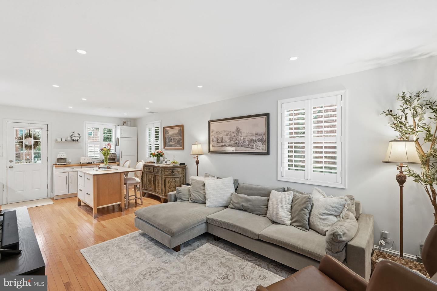 613 S HENRY ST, ALEXANDRIA, Virginia 22314, 2 Bedrooms Bedrooms, ,2 BathroomsBathrooms,Residential,For sale,613 S HENRY ST,VAAX2054072 MLS # VAAX2054072 613 S HENRY ST, ALEXANDRIA, Virginia 22314, 2 Bedrooms Bedrooms, ,2 BathroomsBathrooms,Residential,For sale,613 S HENRY ST,VAAX2054072 MLS # VAAX2054072