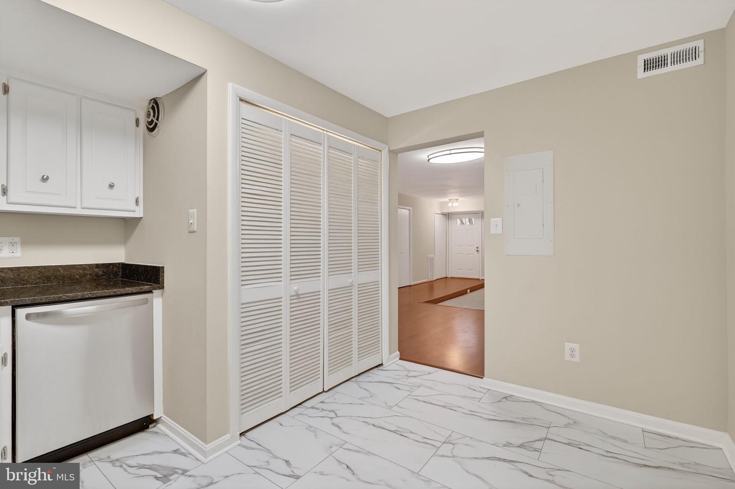 6319 FENESTRA CT #138A, BURKE, Virginia 22015, 2 Bedrooms Bedrooms, ,2 BathroomsBathrooms,Residential,For sale,6319 FENESTRA CT #138A,VAFX2290526 MLS # VAFX2290526 6319 FENESTRA CT #138A, BURKE, Virginia 22015, 2 Bedrooms Bedrooms, ,2 BathroomsBathrooms,Residential,For sale,6319 FENESTRA CT #138A,VAFX2290526 MLS # VAFX2290526